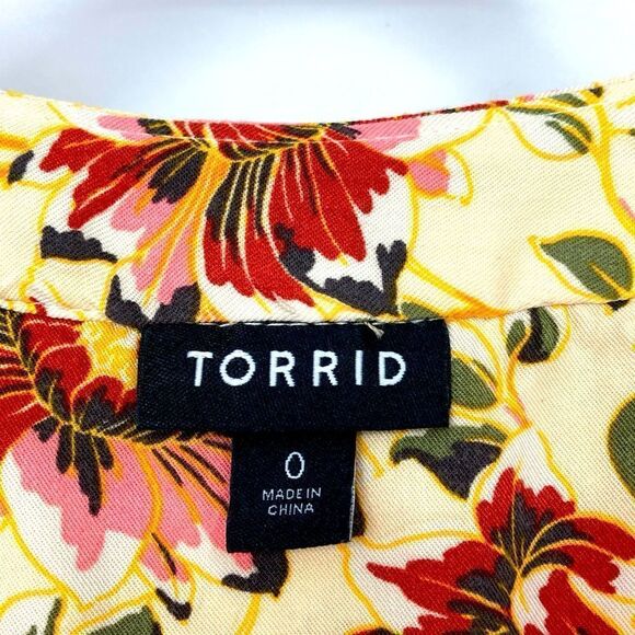 Torrid Harper Rayon Floral Print Top Size 0/L - Picture 8 of 10